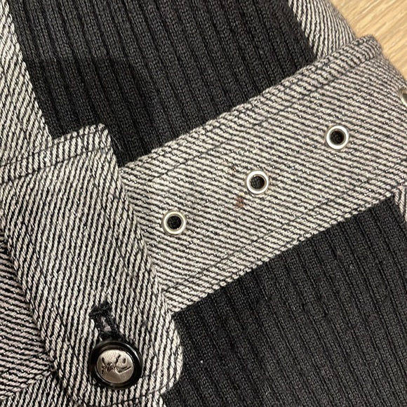 Wool Trench coat with removal fur collar - Picture 12 of 14